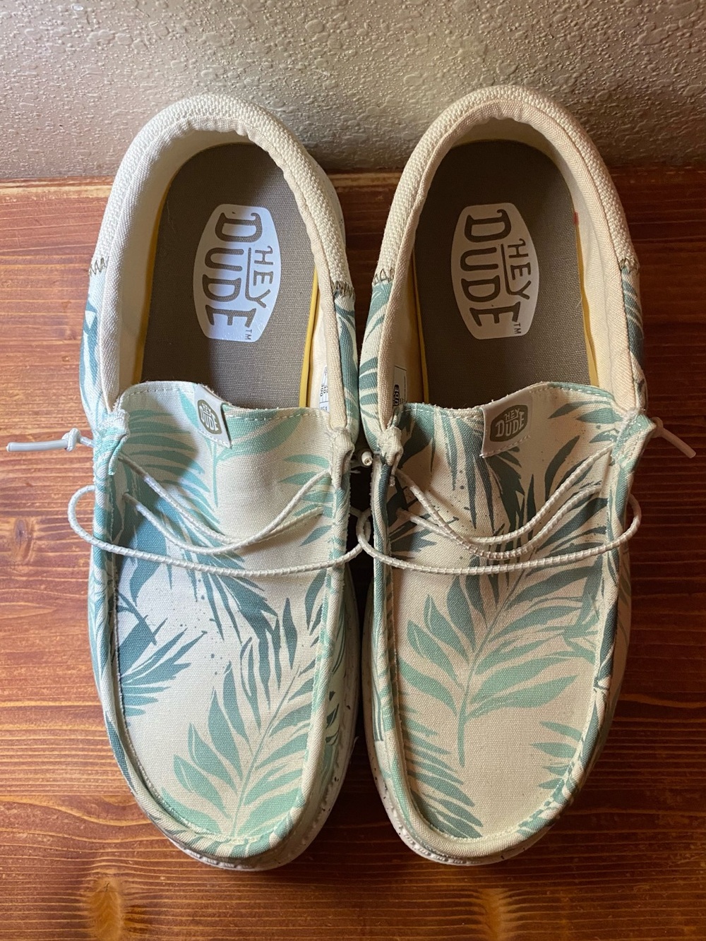 HEY DUDE WALLY FUNK PSYCH PALM
LIGHT GREY/CELADON GREEN - Picture 3 of 7